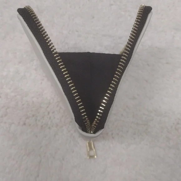 Daisy Marc Jacobs Pouch White Ivory Wallet Clutch - Picture 10 of 11